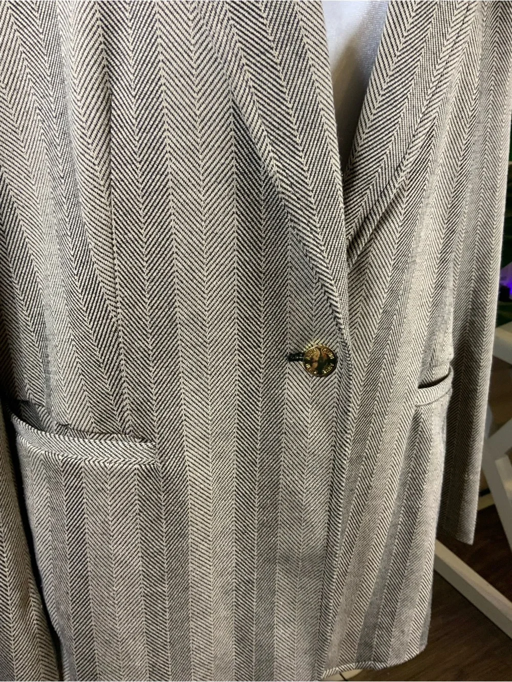 Anne Klein klein notch vertical