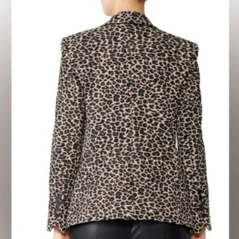 Zadig & Voltaire here details
