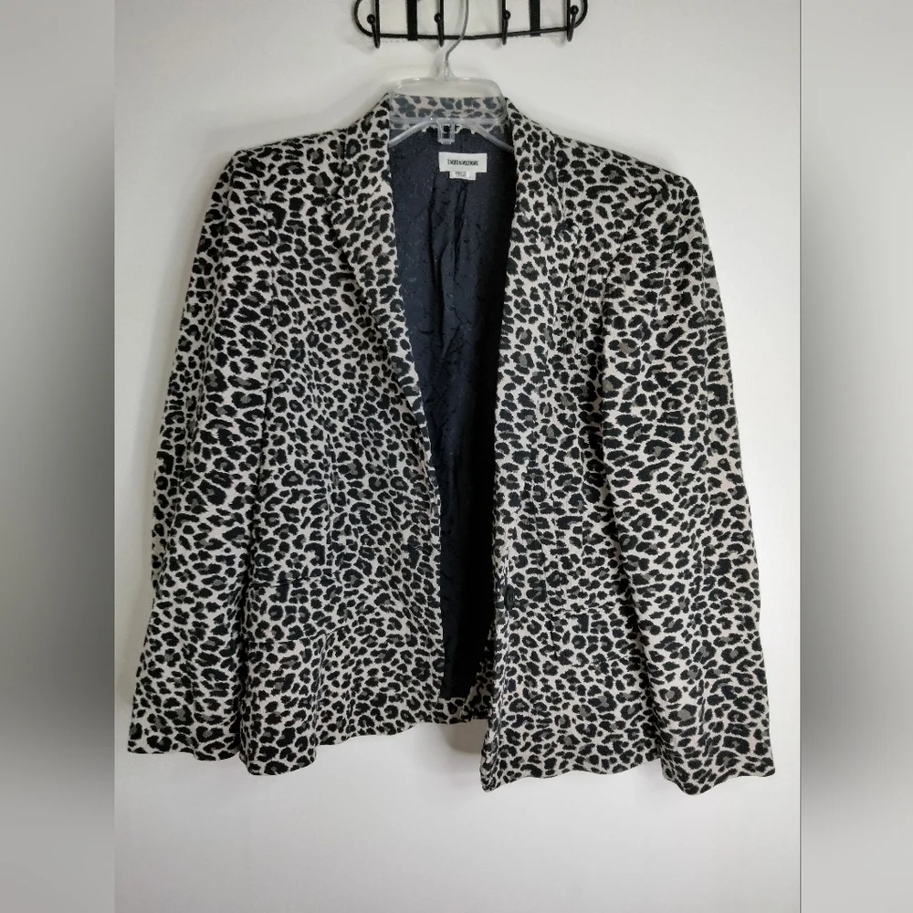 Zadig & Voltaire here details