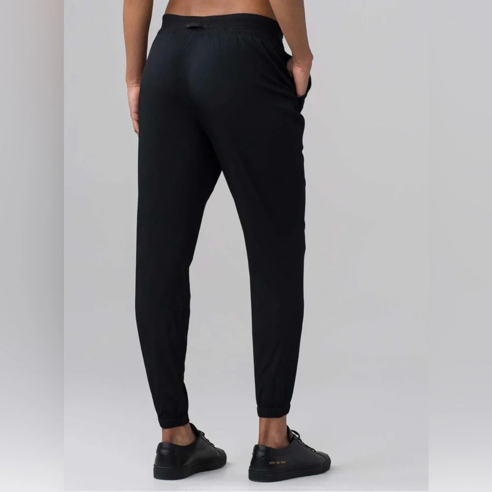 lululemon athletica these lightweight