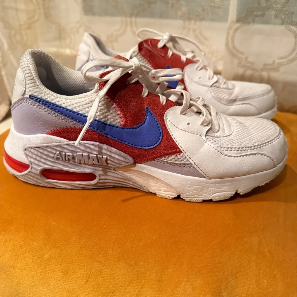 Nike these shoes