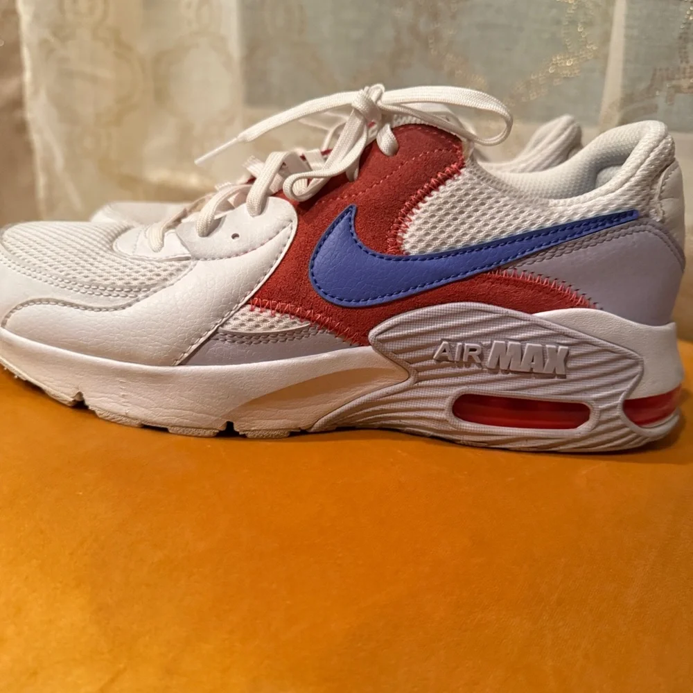 Nike these shoes