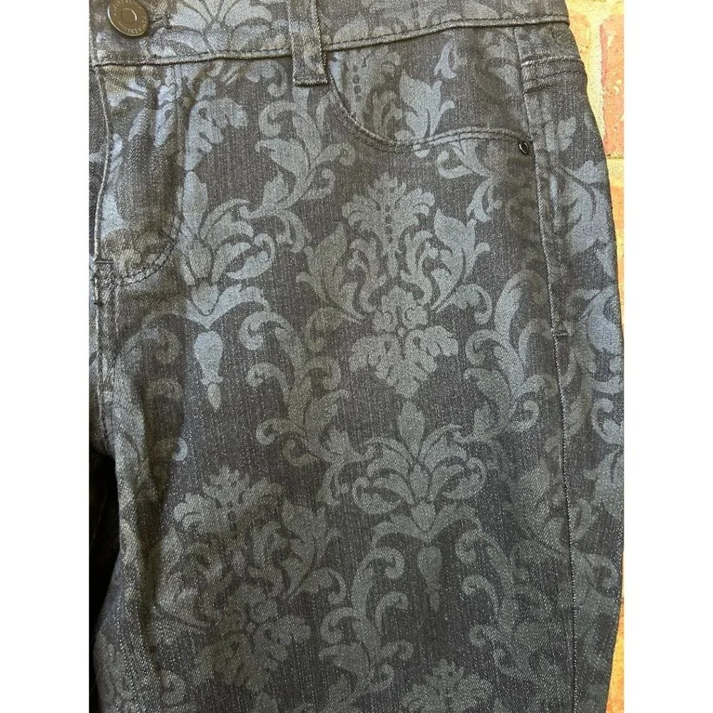 White House Black Market elegant baroque