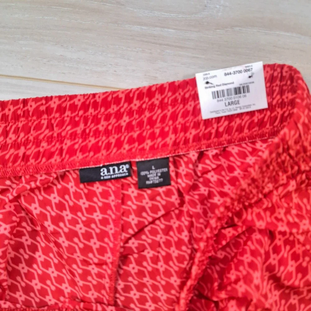 a.n.a A New Approach Y2K Red Diamond Geometric Elastic‎ Shorts NEW Womens Large