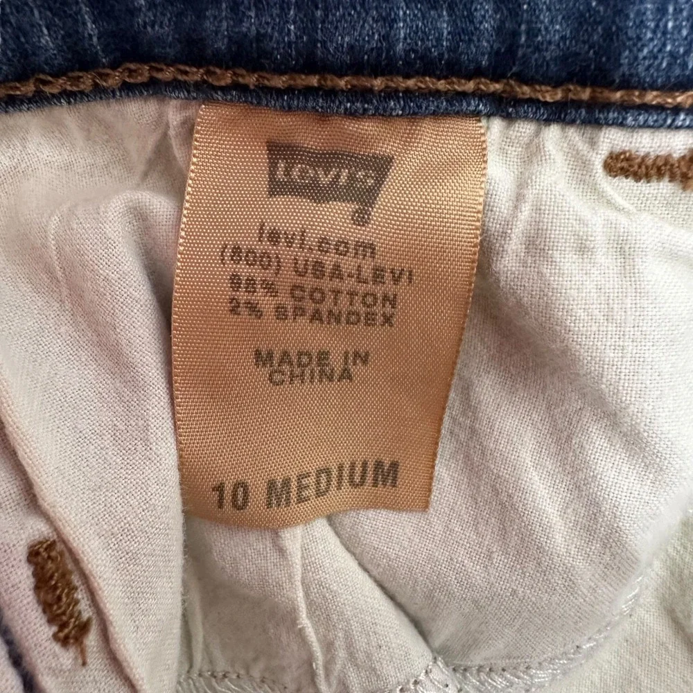 Levis excellent no