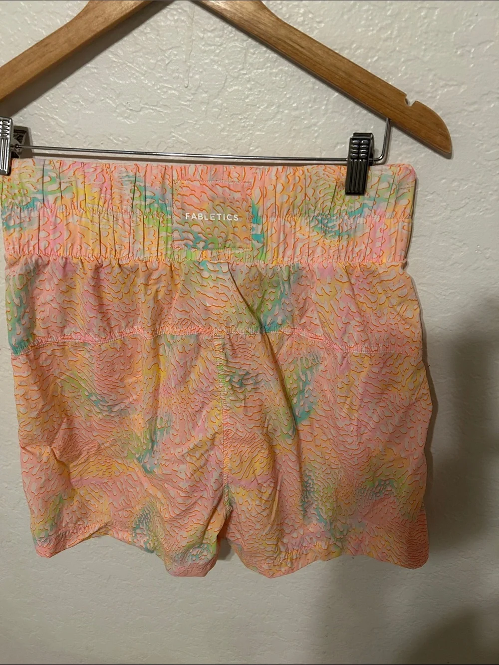 Fabletics lightweight pastel