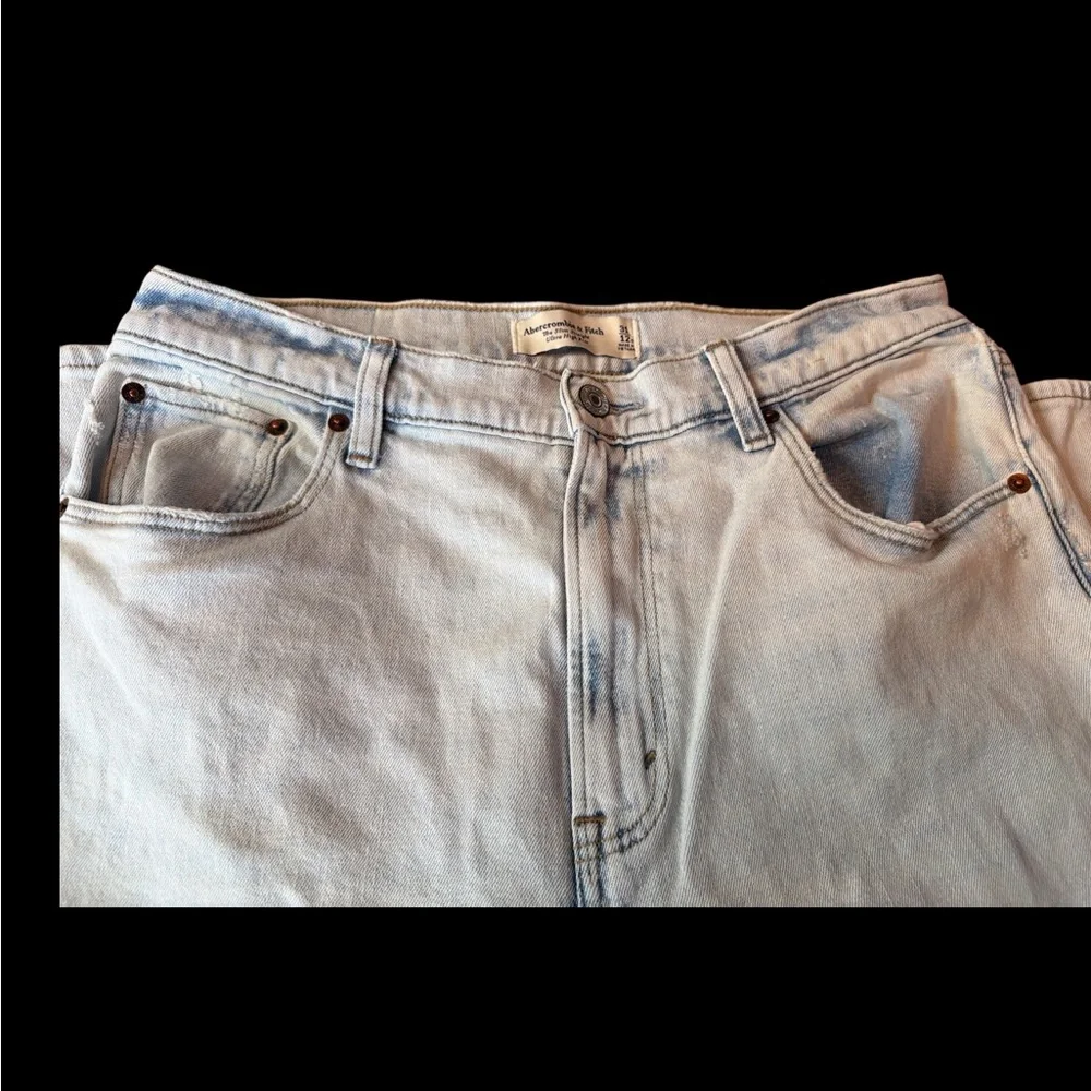 Abercrombie &Fitch light wash ultra high rise slim straight women’s size 31/12 S