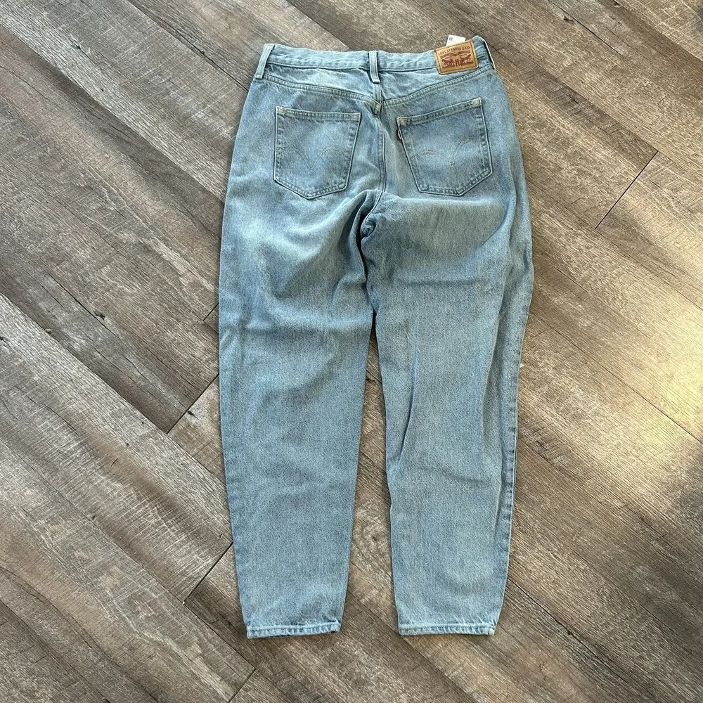 Levi's High Waisted Mom Jeans Distressed Light Wash Denim Womens 31x27.5