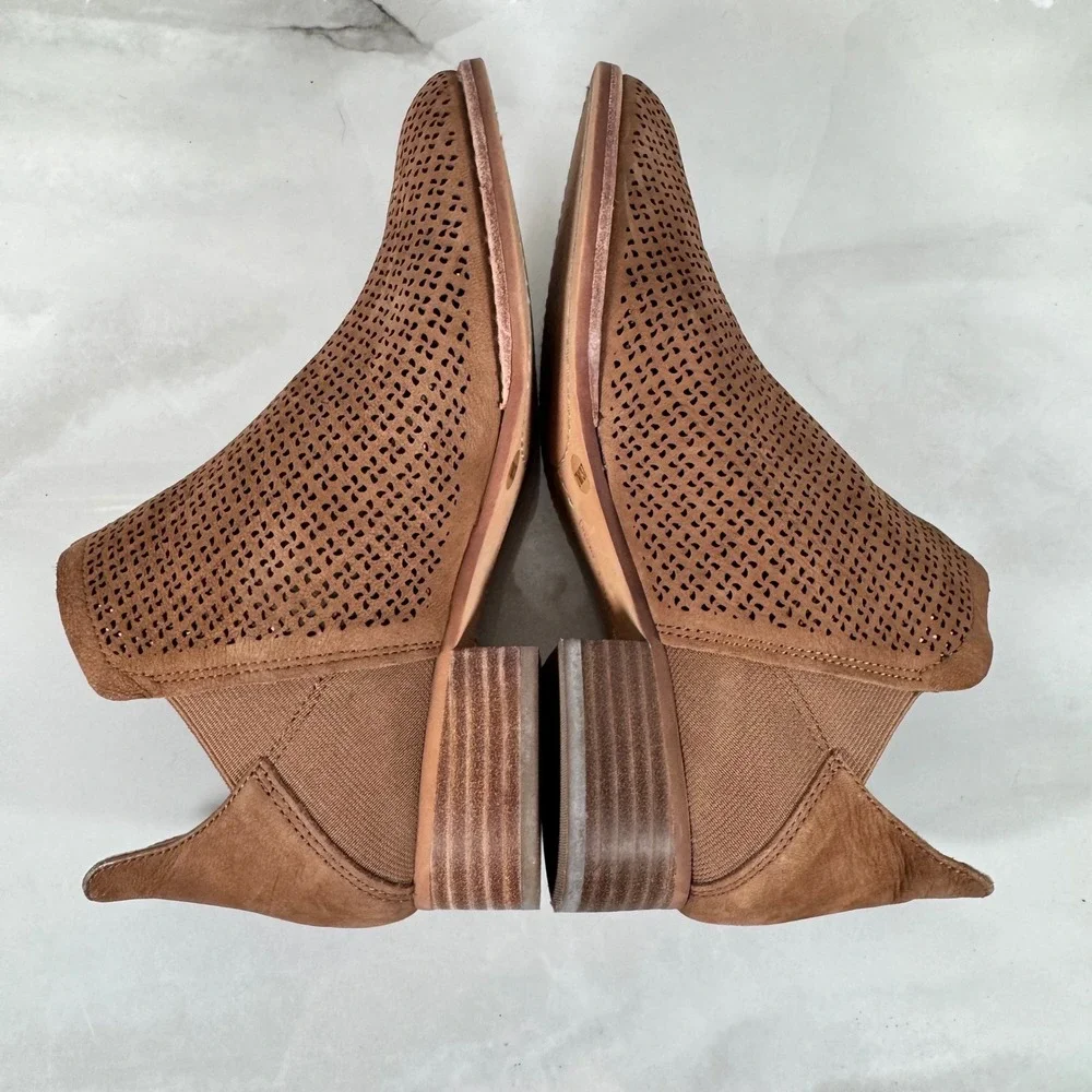 Vince Camuto vince camuto