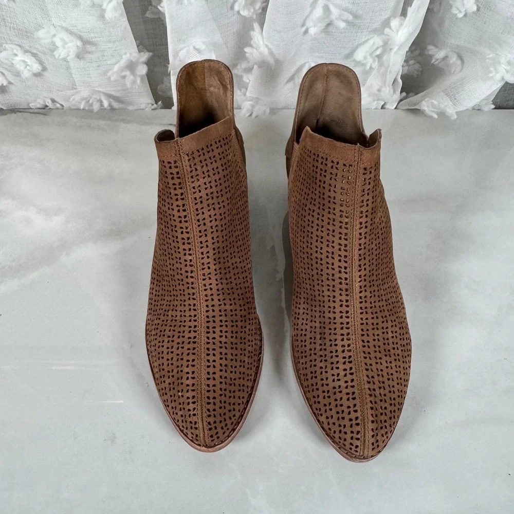 Vince Camuto vince camuto
