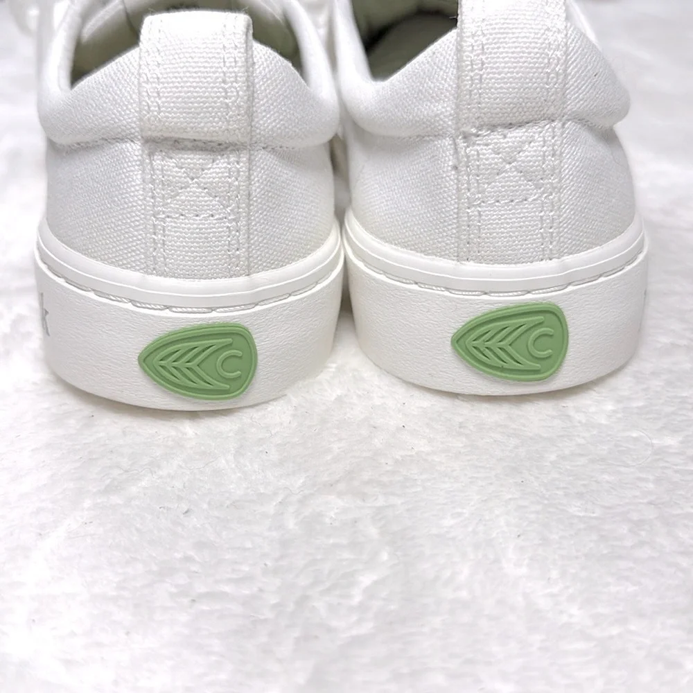 Cariuma pre owned