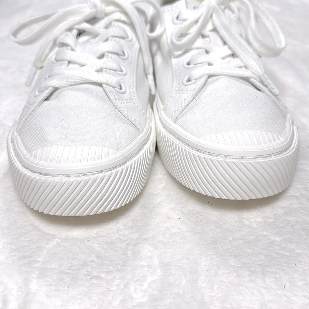 Cariuma pre owned