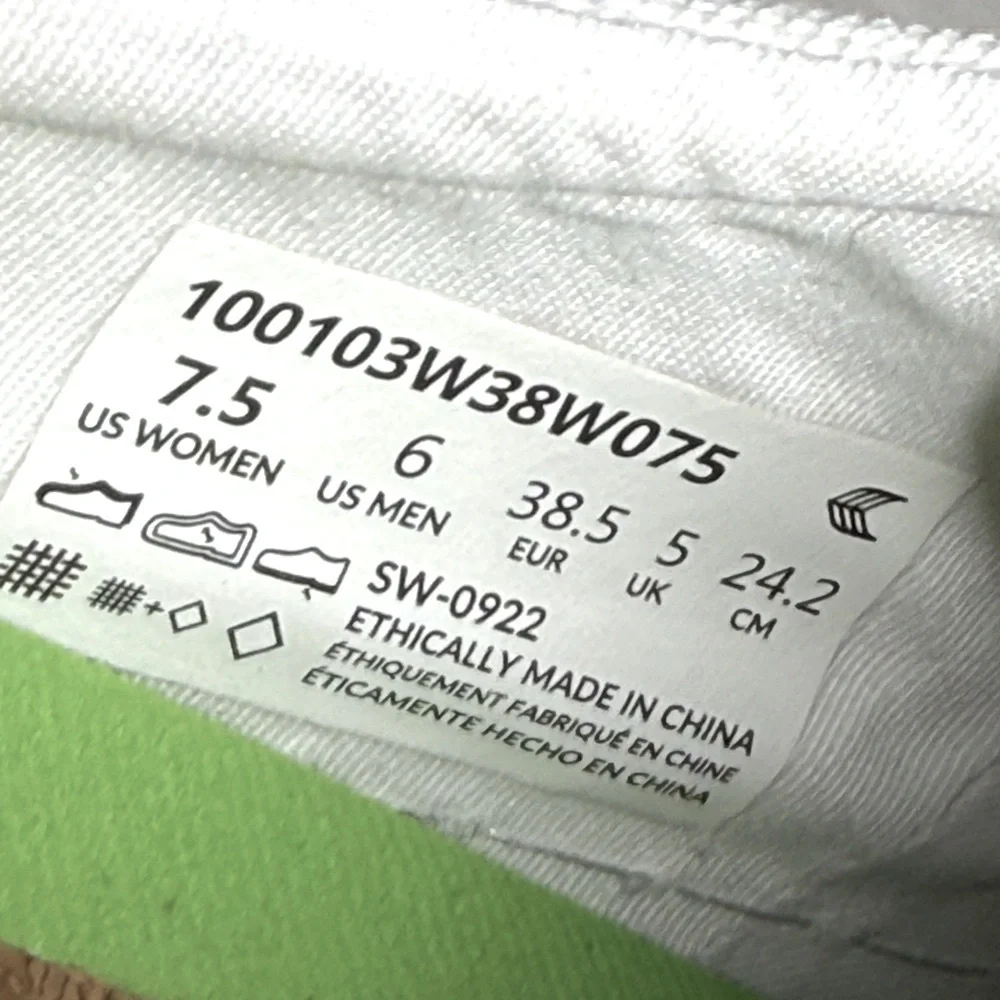 Cariuma pre owned