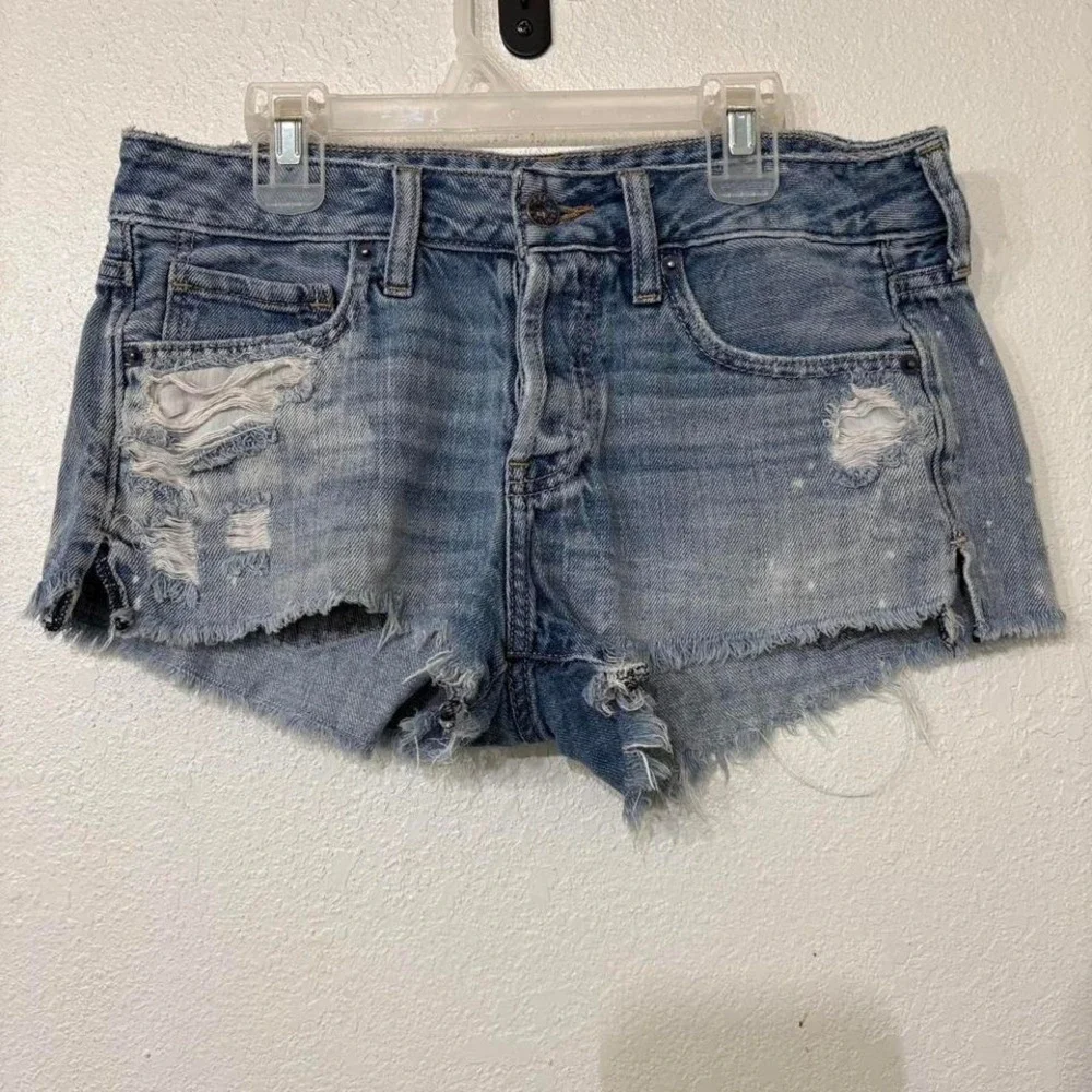 Abercrombie & Fitch‎ distressed denim shorts
