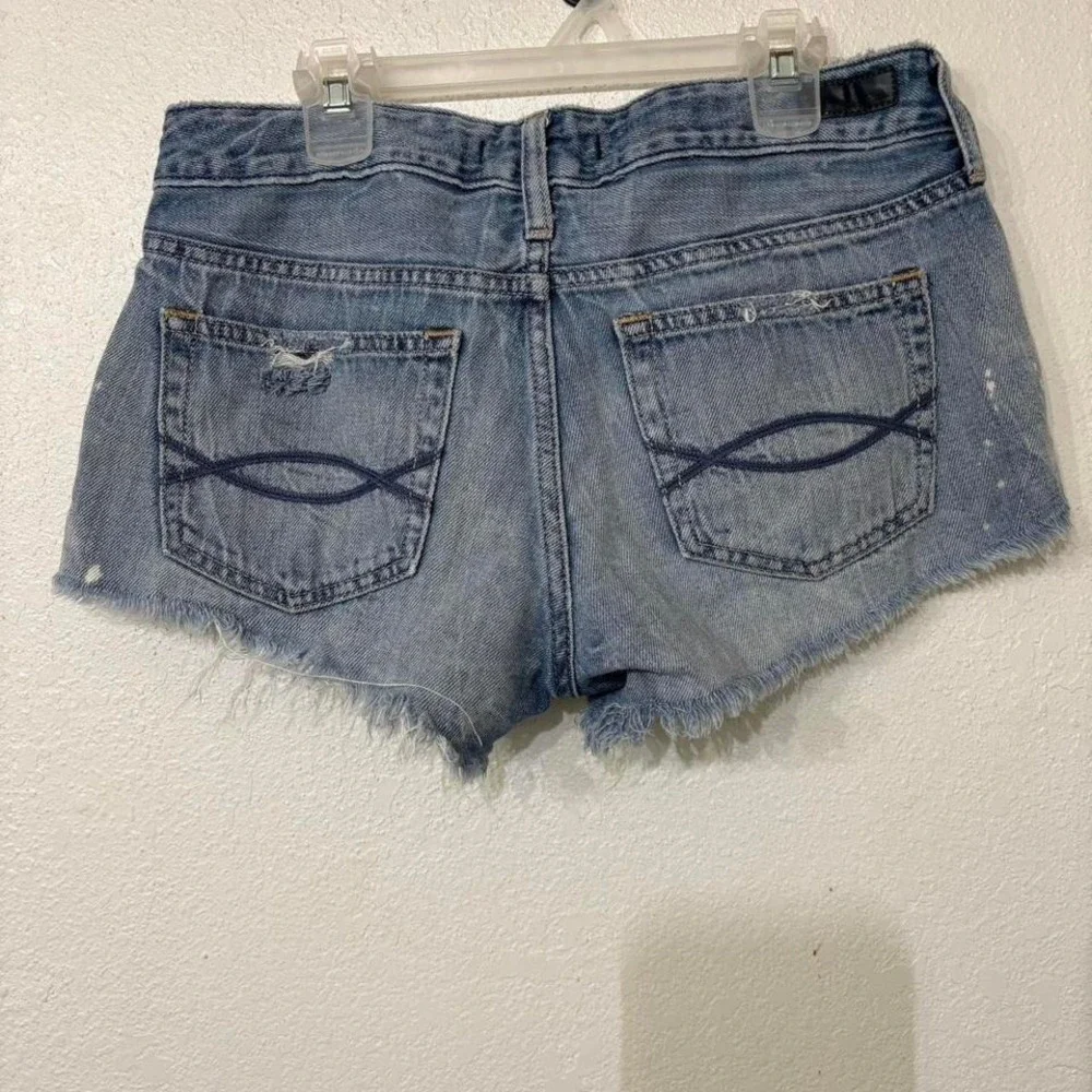 Abercrombie & Fitch‎ distressed denim shorts