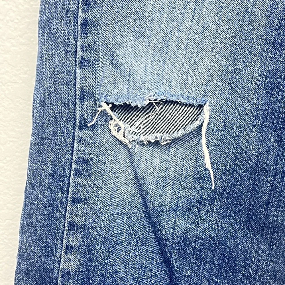 Levis arrive feel any