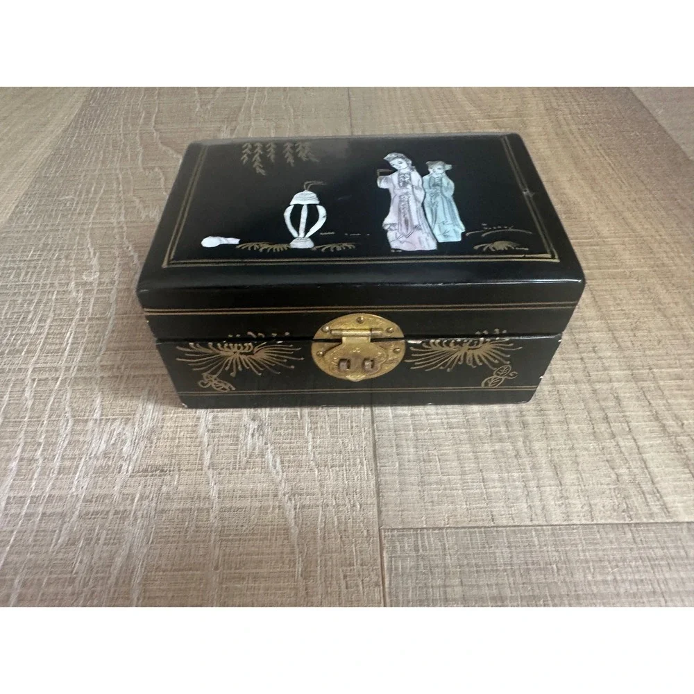 Vintage 1950s Chinese‎ Black Lacquer Mother of Pearl Jewelry Box Chinoiserie Art