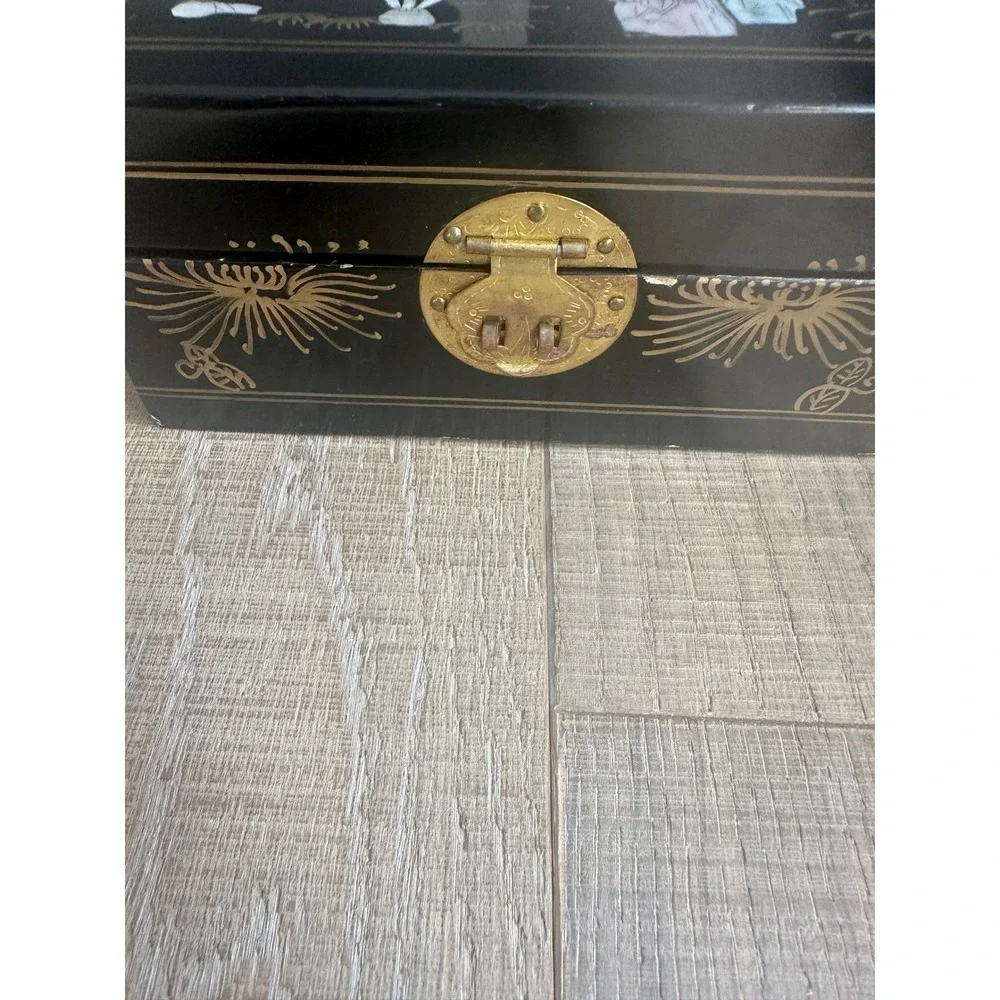 Vintage 1950s Chinese‎ Black Lacquer Mother of Pearl Jewelry Box Chinoiserie Art