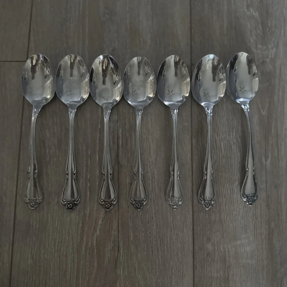 Set of 7 Rogers Oneida Stainless 1881 Arbor Rose True Rose Oval Place‎ Spoons