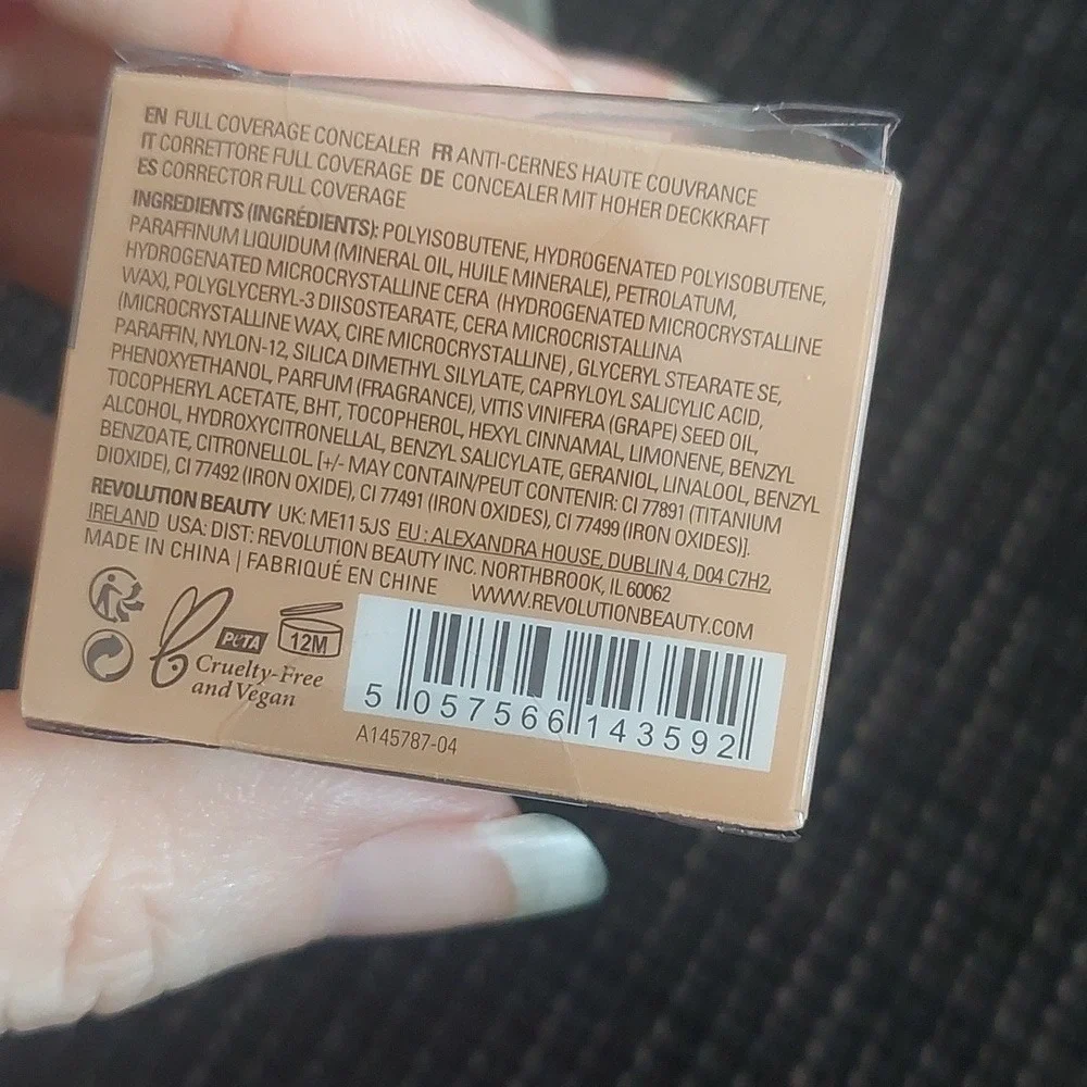 Makeup Revolution new seal