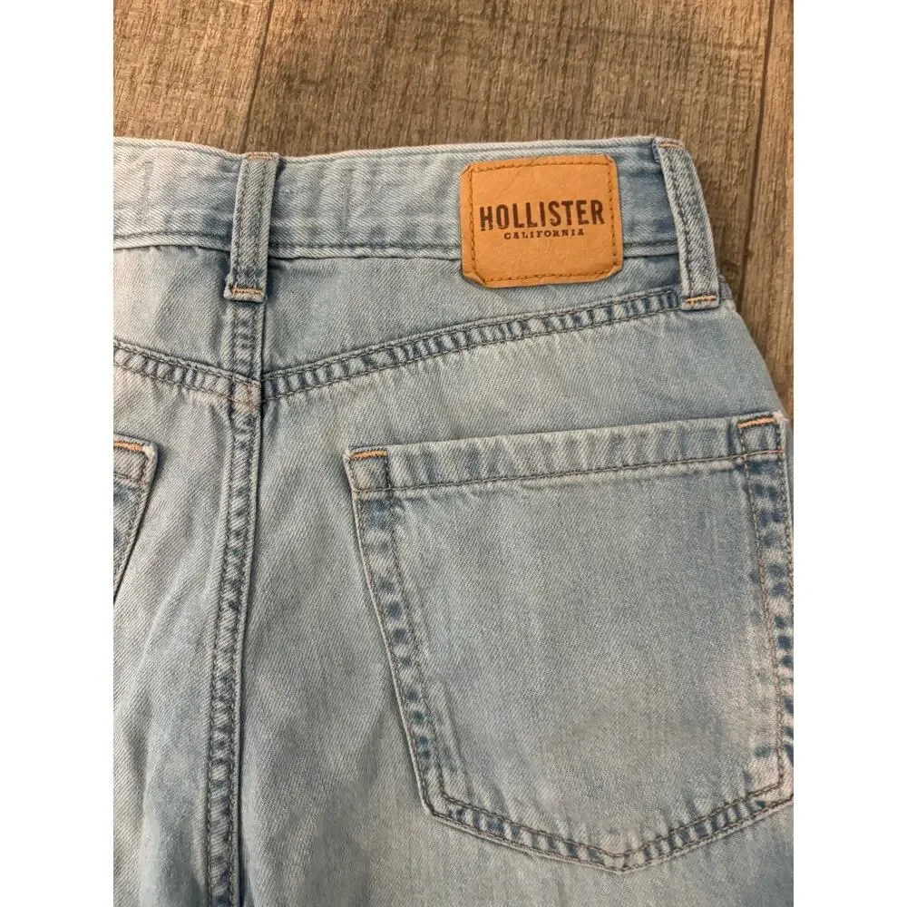 Hollister Ultra High-Rise Baggy Jeans Womens 23R Light Wash Butterfly Pattern‎