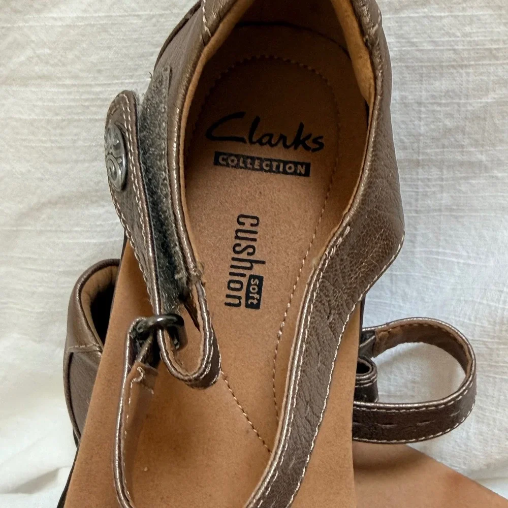 Clarks collection cushion