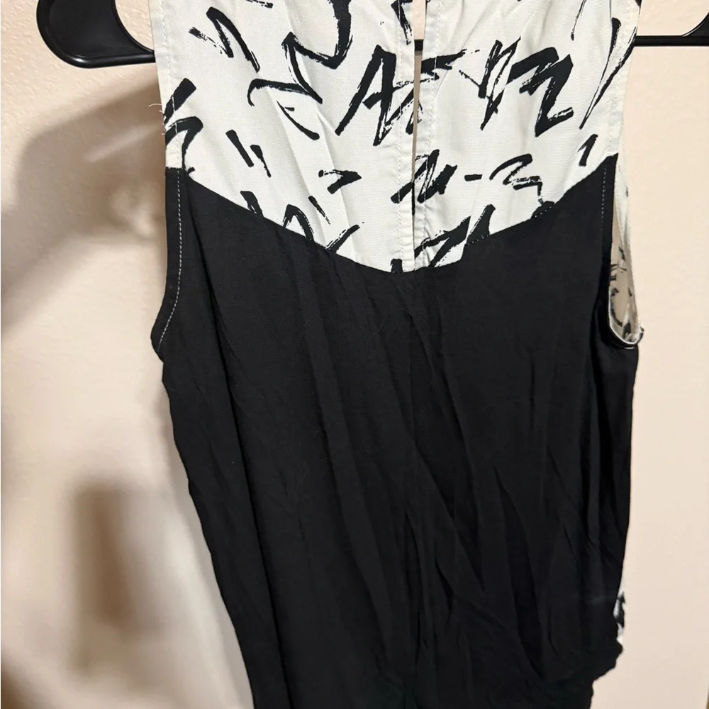 Kaileigh Black and White Abstract‎ Top
