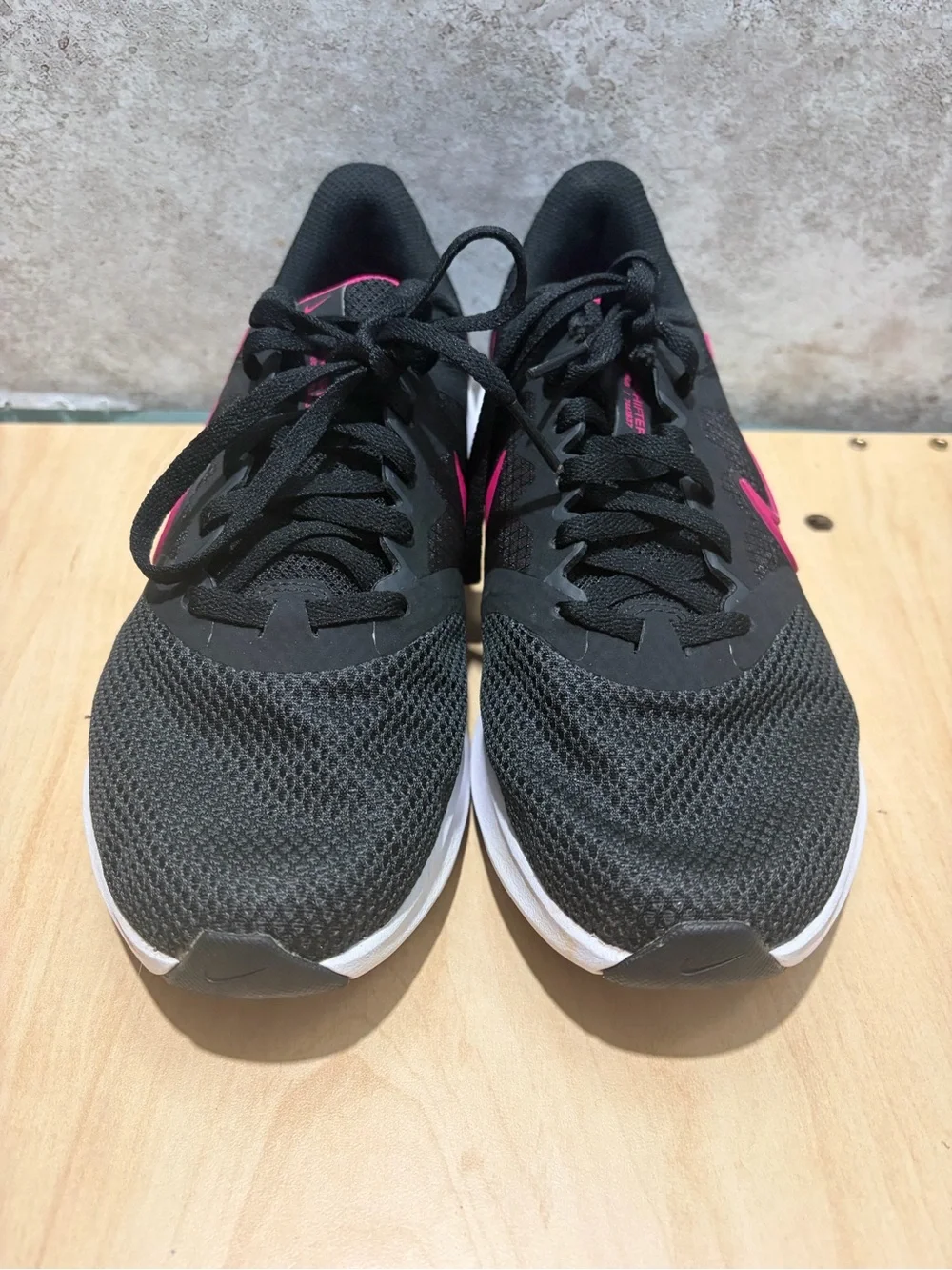 Nike follow us