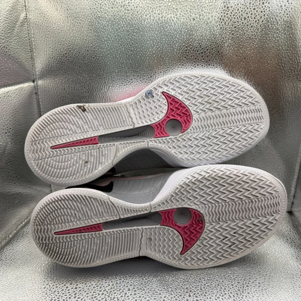 Nike sabrina flowers