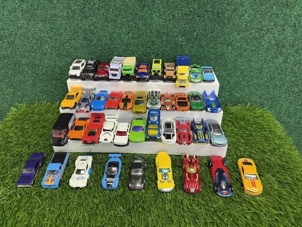 Large Lot of 40+ Diecast Toy Cars Trucks Vans Mixed Hot Wheels Matchbox Vehicles