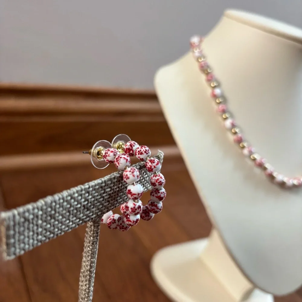 Francescas Collections between clasp red