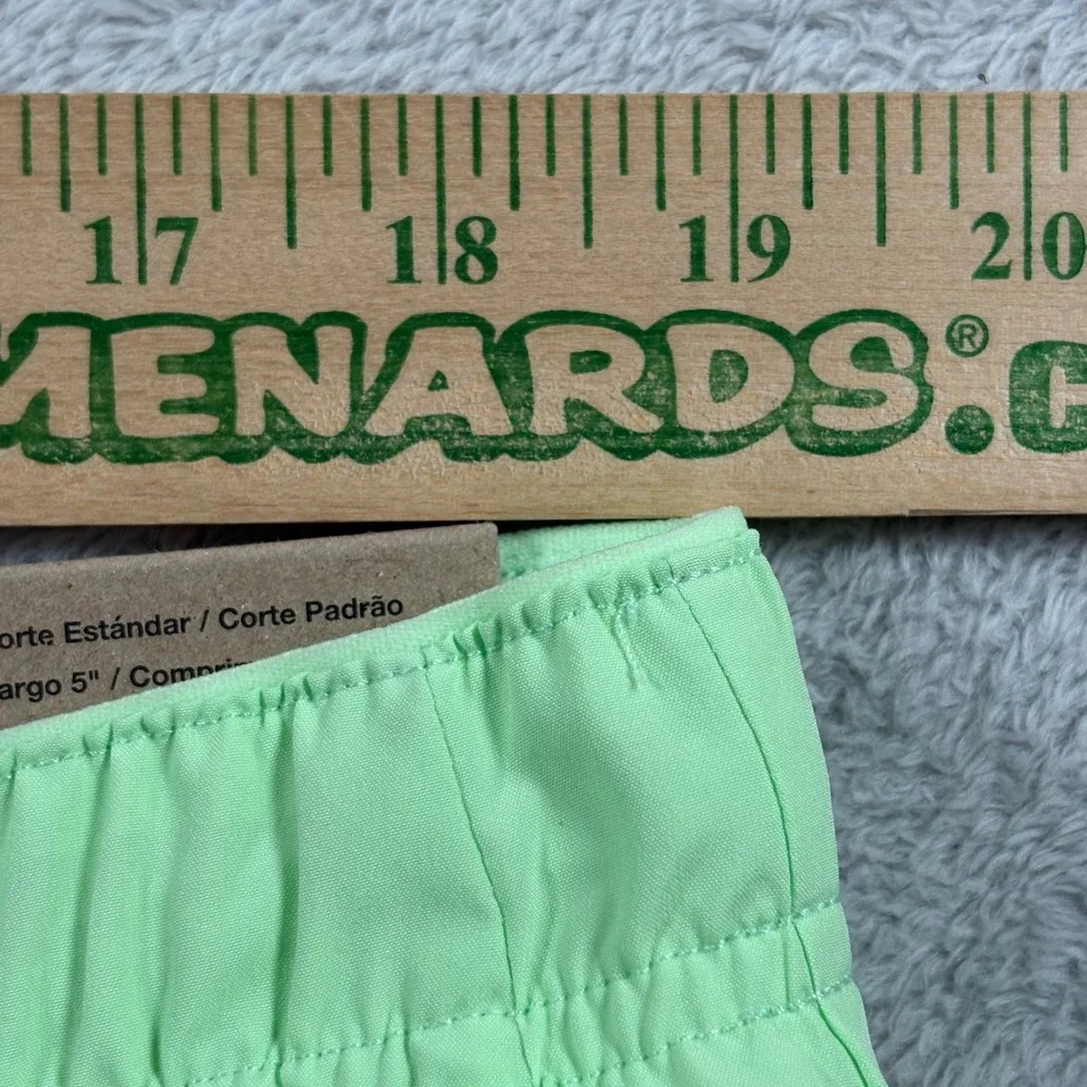 Nike 38 while pocket