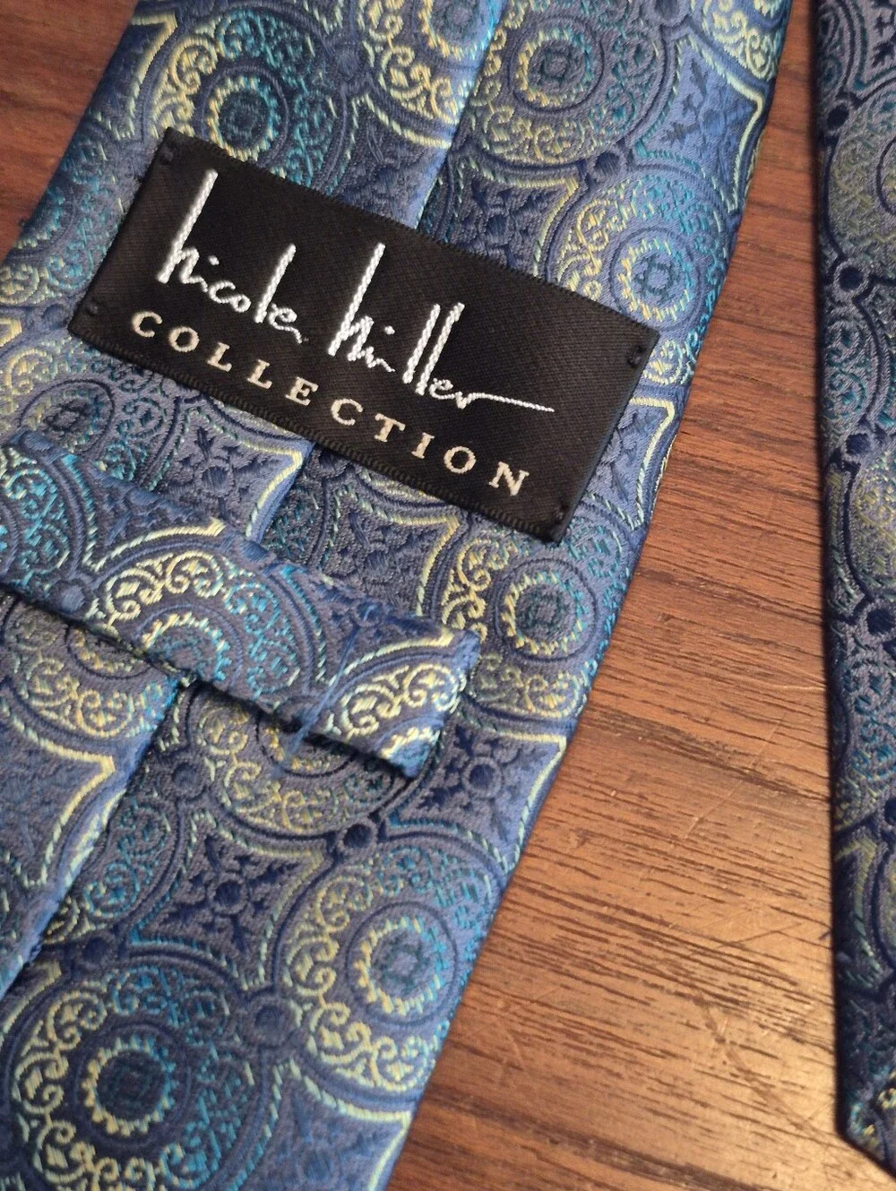 Nicole Miller Iridescent blue green tie