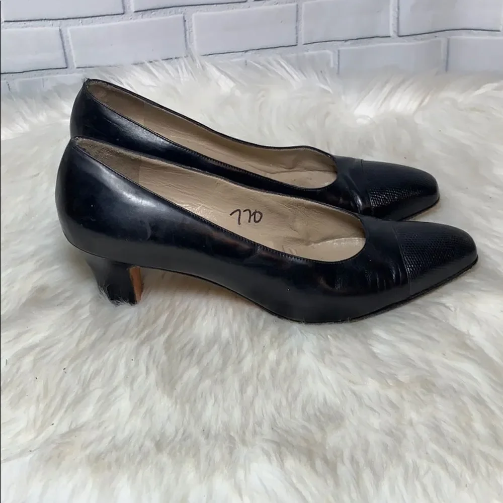 Salvatore Ferragamo very good
