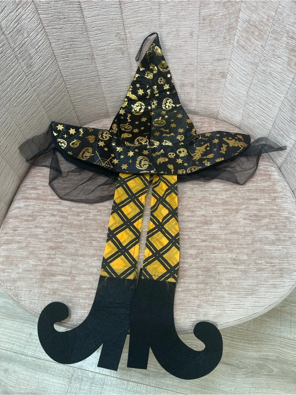 N/A festive witch