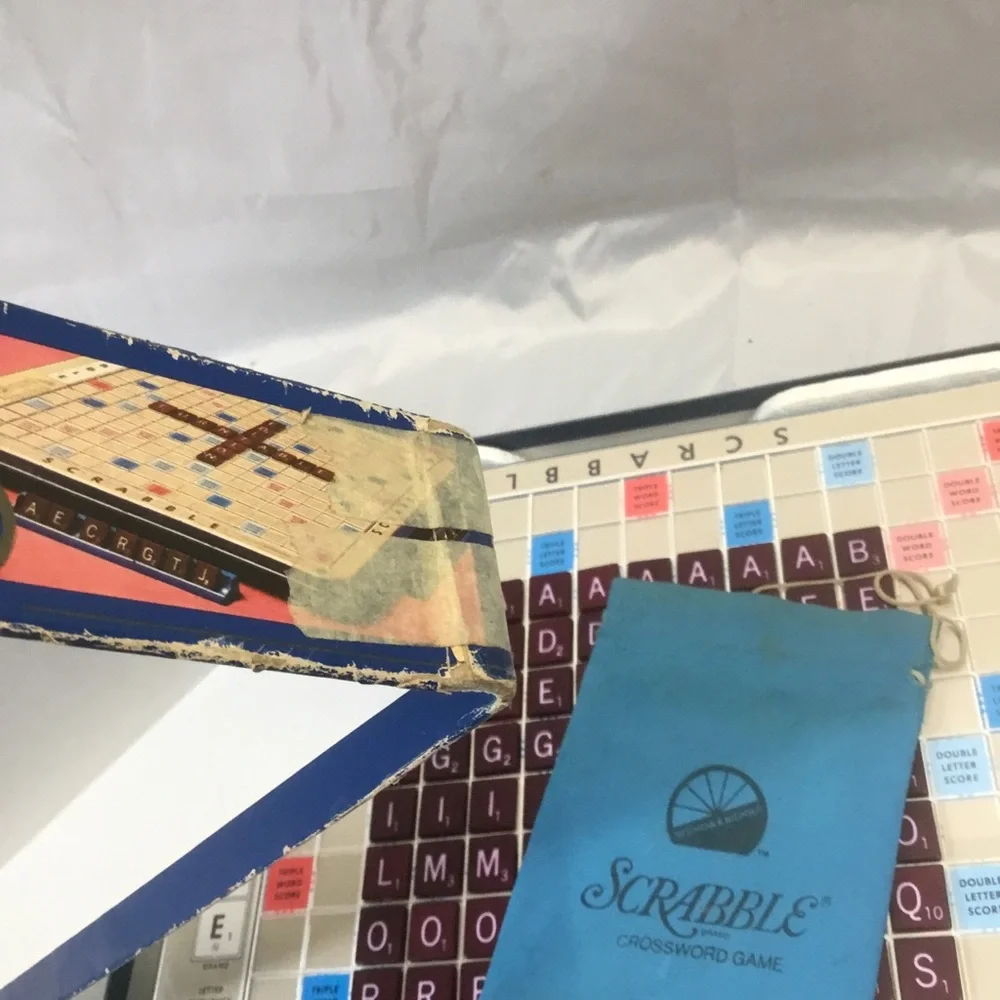 Selchow & Righter vtg scrabble