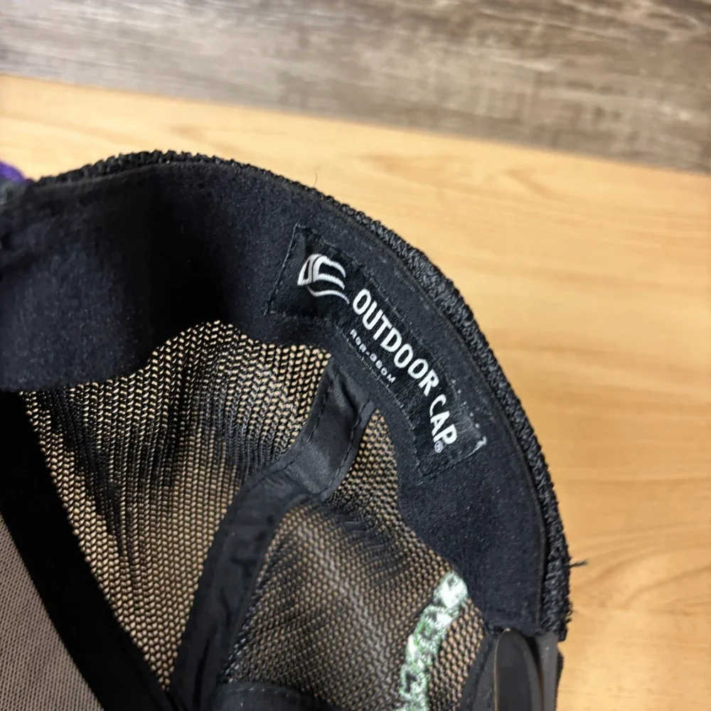 outdoor cap Company good used