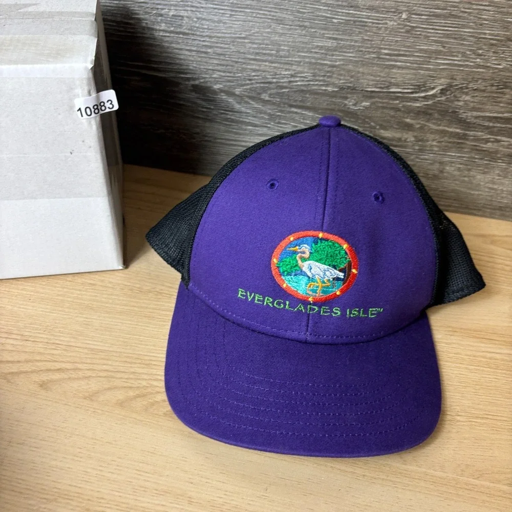 outdoor cap Company good used