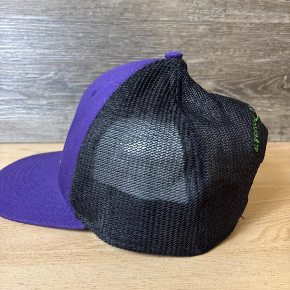 outdoor cap Company good used