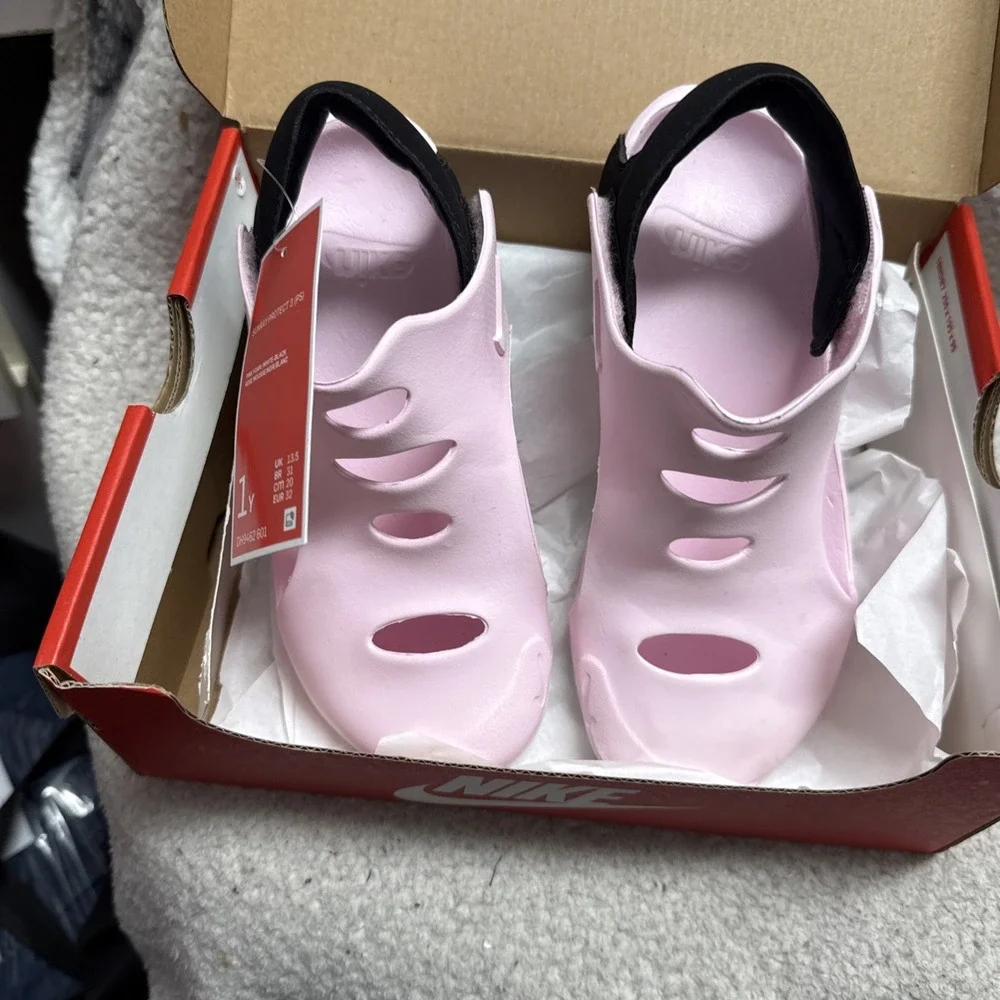 Nike Sunray Protect 3 Girls Sandals Size 1Y‎ - NIB