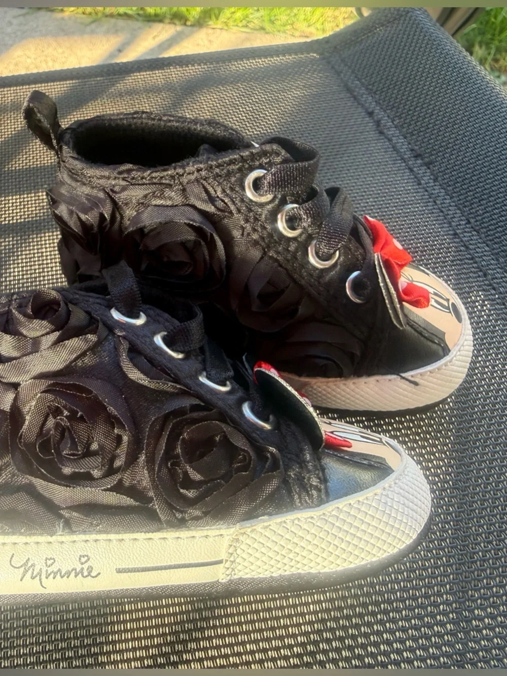 Disney Minnie Mouse Baby Soft Crib Shoes Hightop Sneakers Red Black Bow 6-9 mos