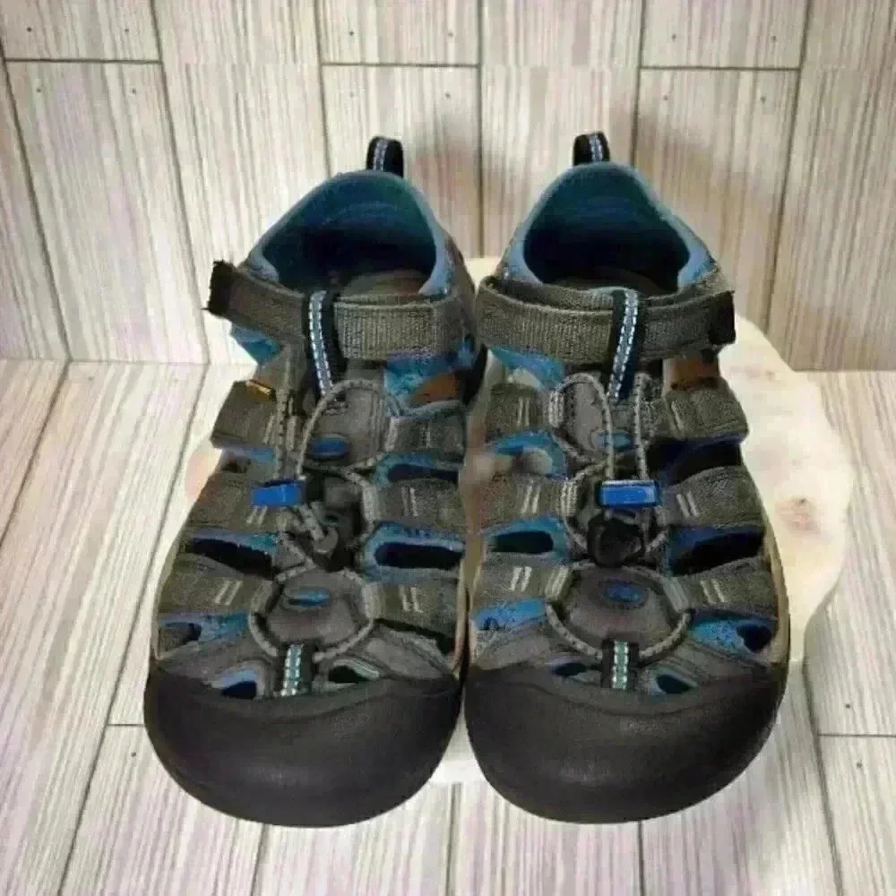 Keen Newport H2 Sandals Waterproof kids closed-toe sandal blue/grey youth size 5