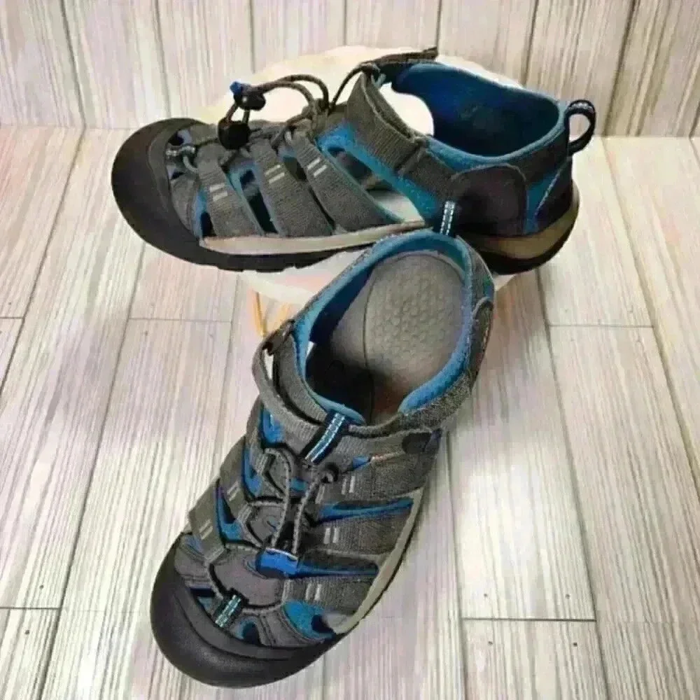 Keen Newport H2 Sandals Waterproof kids closed-toe sandal blue/grey youth size 5