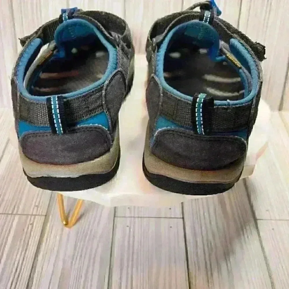 Keen Newport H2 Sandals Waterproof kids closed-toe sandal blue/grey youth size 5