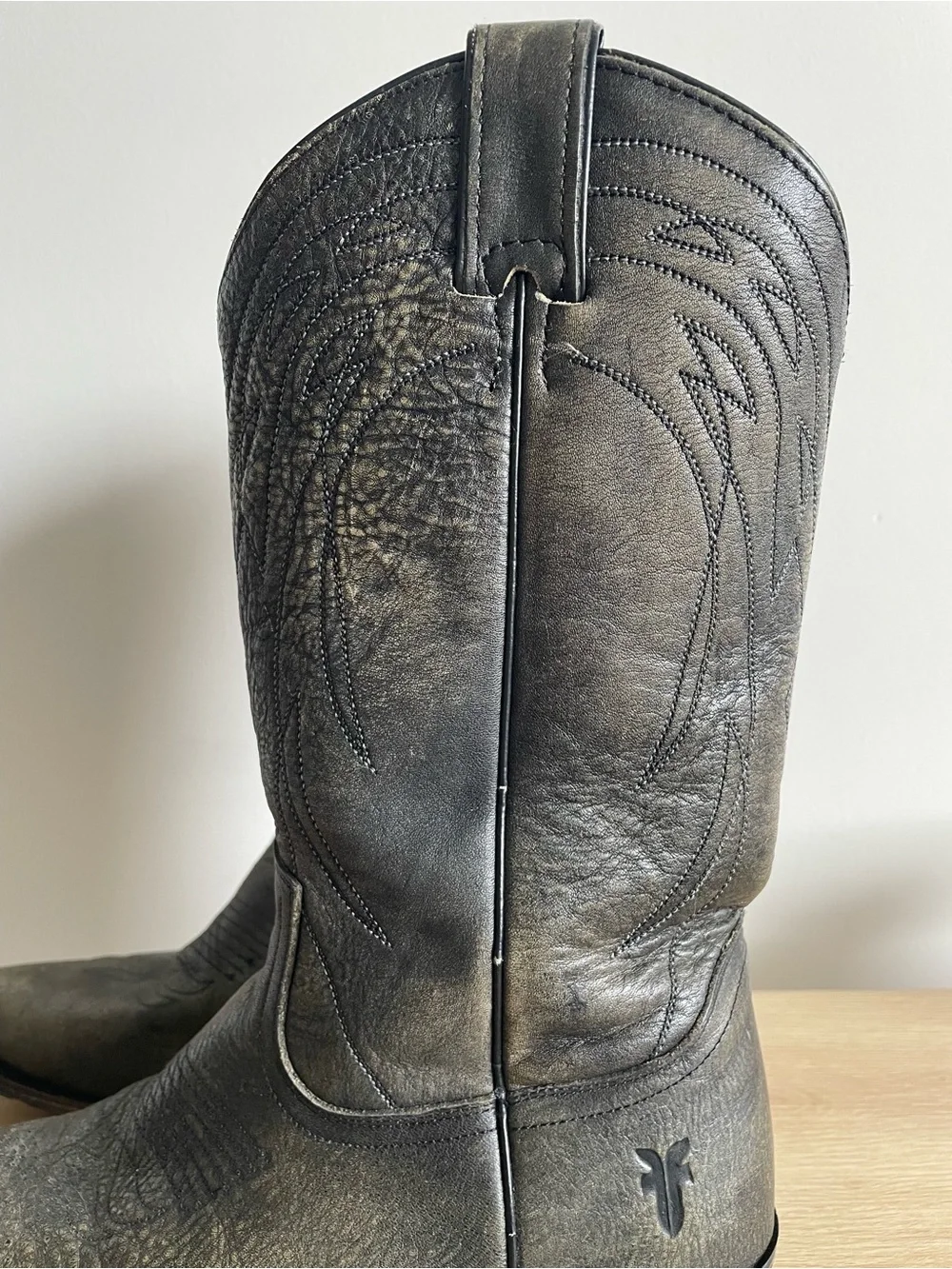 Frye Billy Pull on Cowboy Boot Charcoal Gray Patina Leather Western 10
