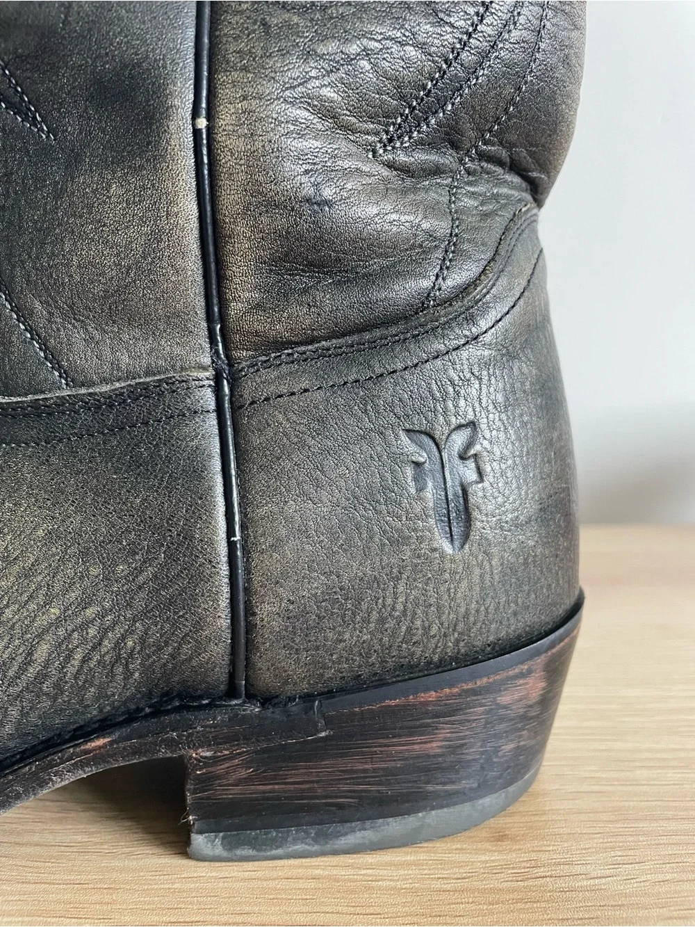Frye Billy Pull on Cowboy Boot Charcoal Gray Patina Leather Western 10