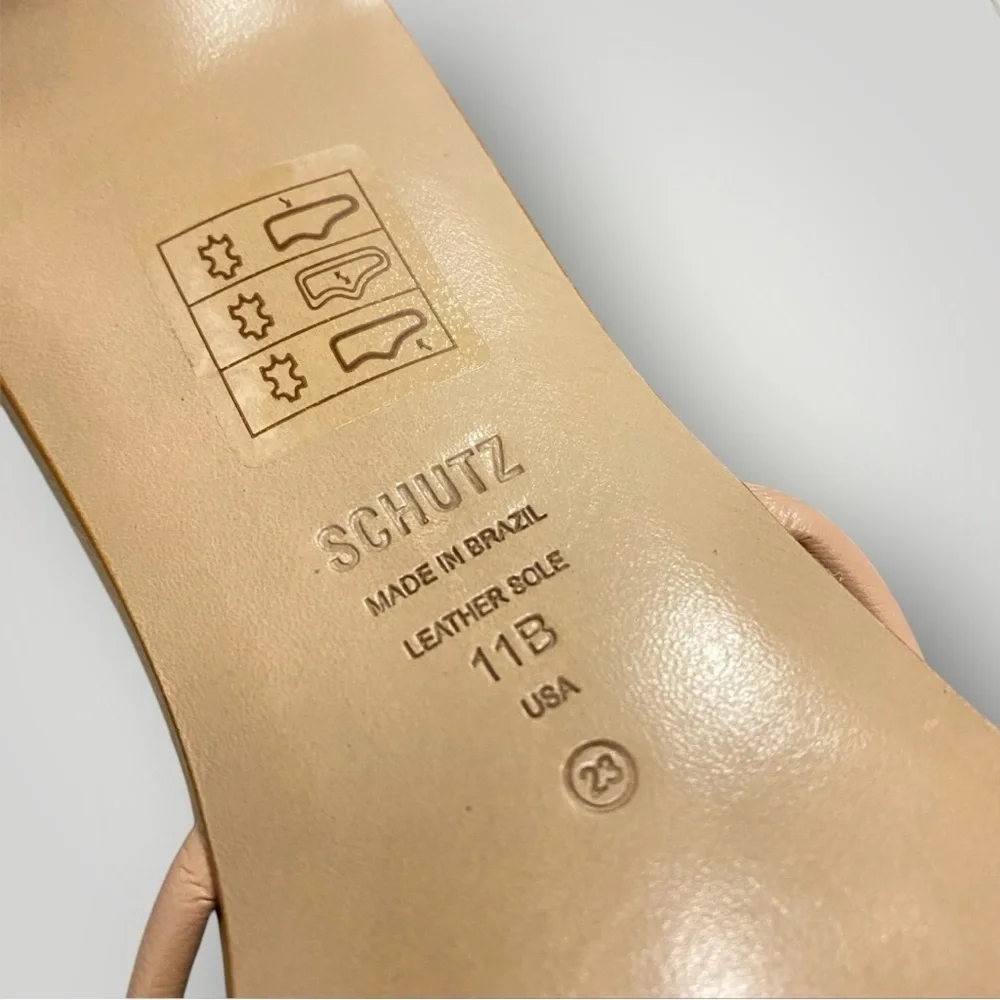 SCHUTZ featuring open