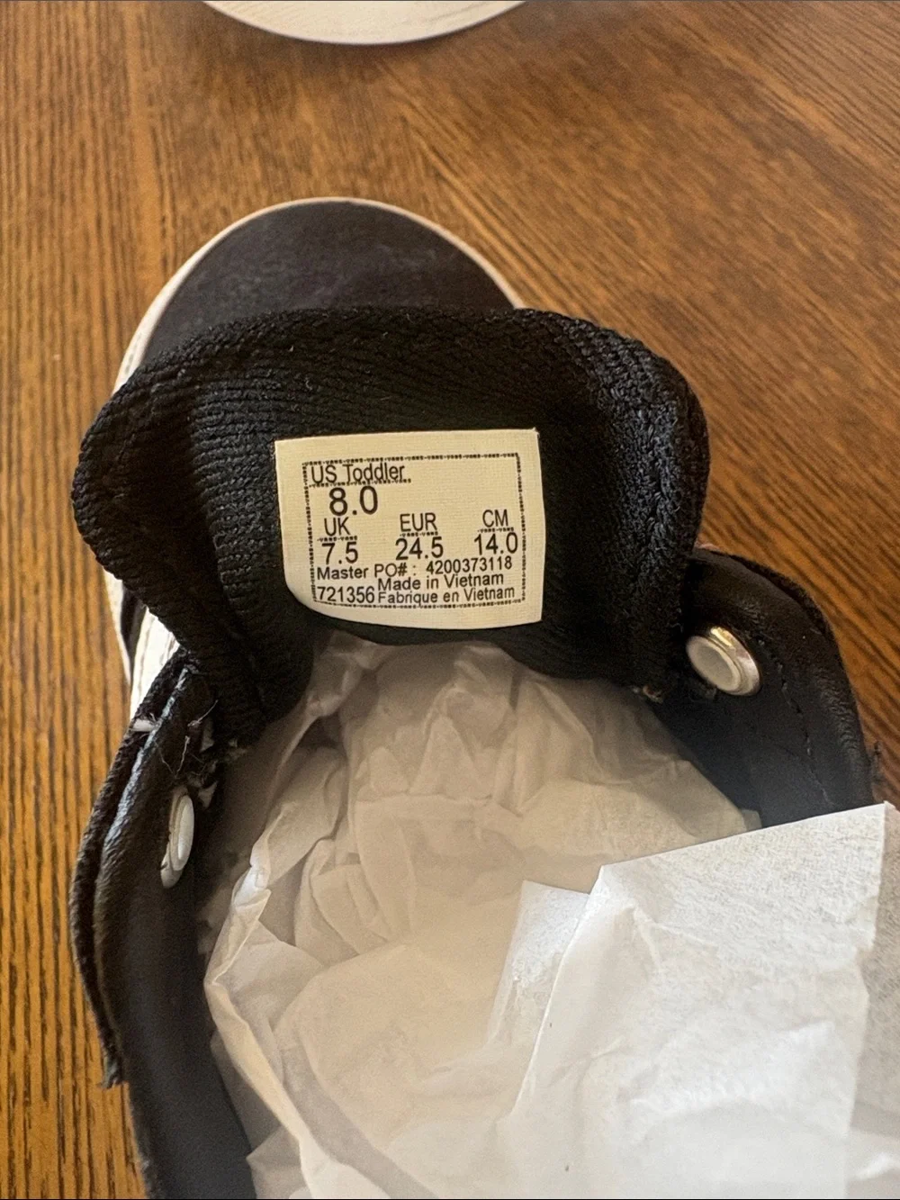 Vans ages black design