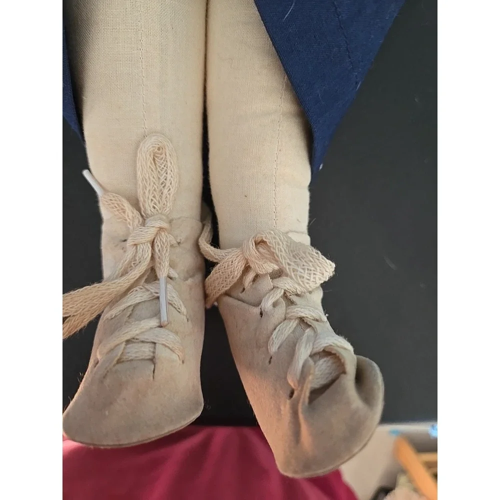 Features good vintage