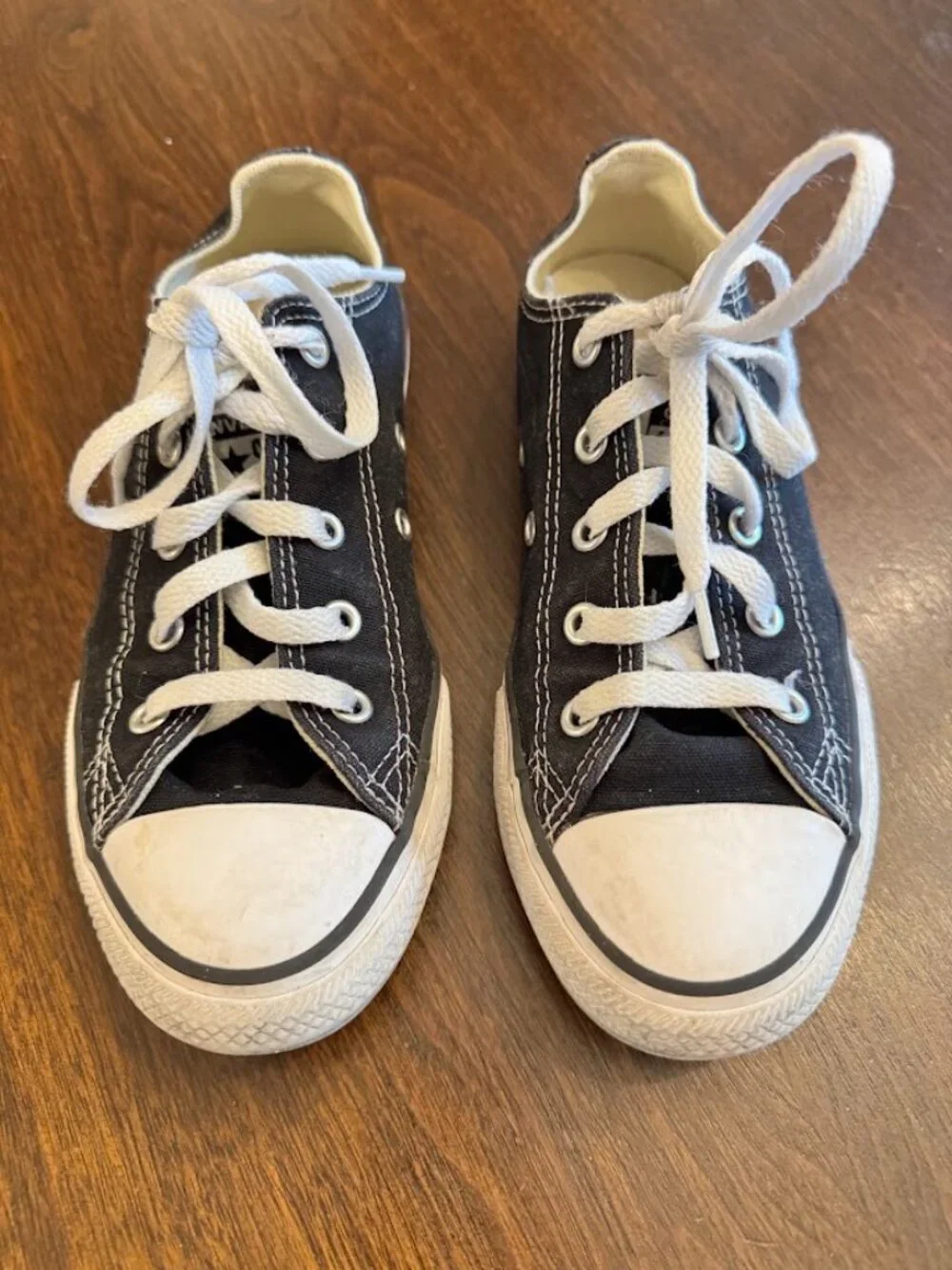 Converse white low